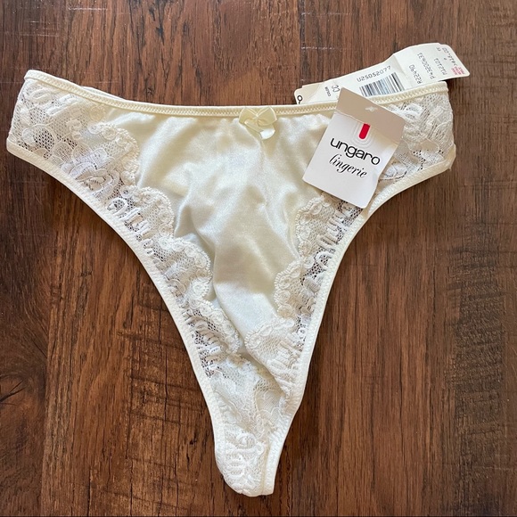 UNGARO Lingerie vintage thong panties NWT one size